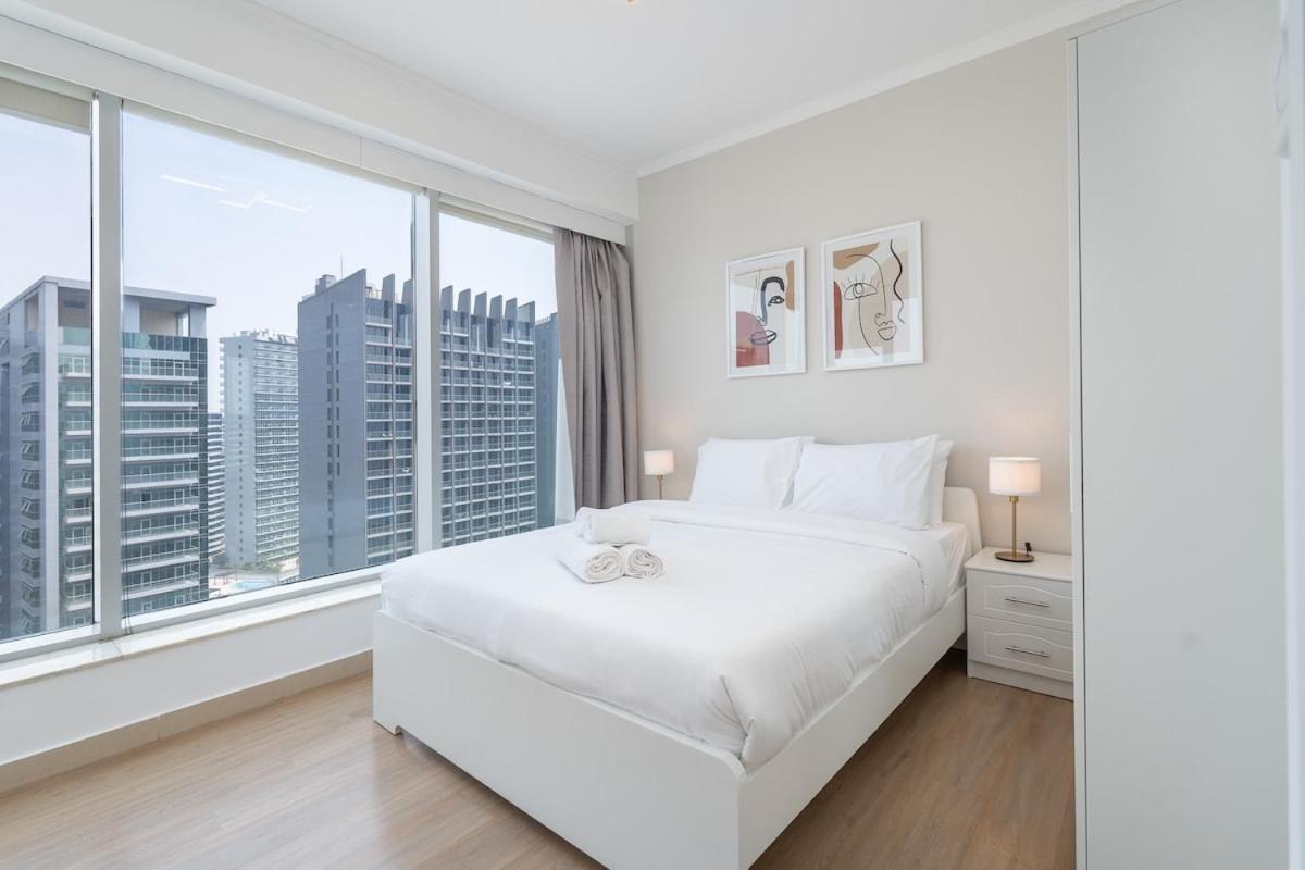 Apartment Grand 2br With Views In Downtown Dubai