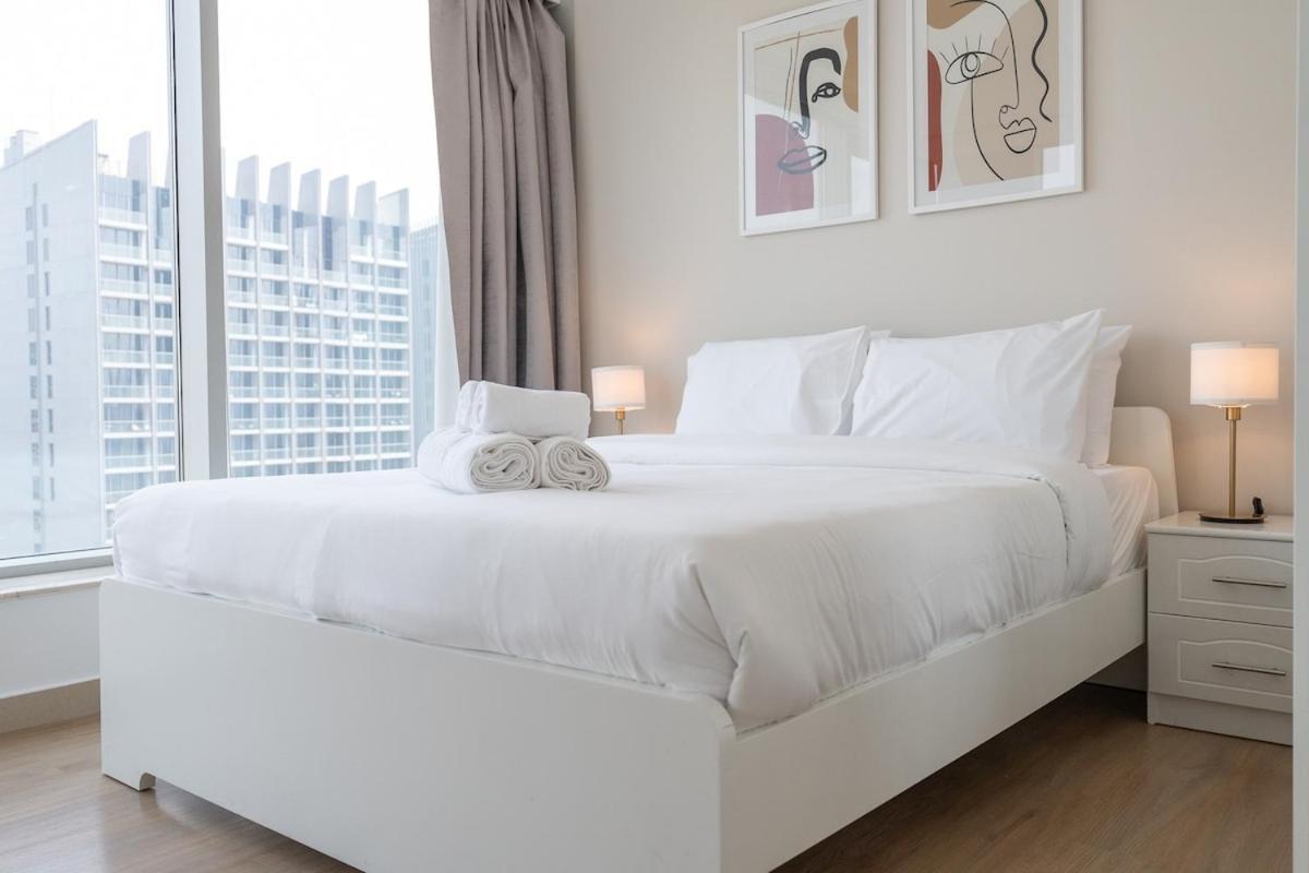 Apartment Grand 2br With Views In Downtown Dubai