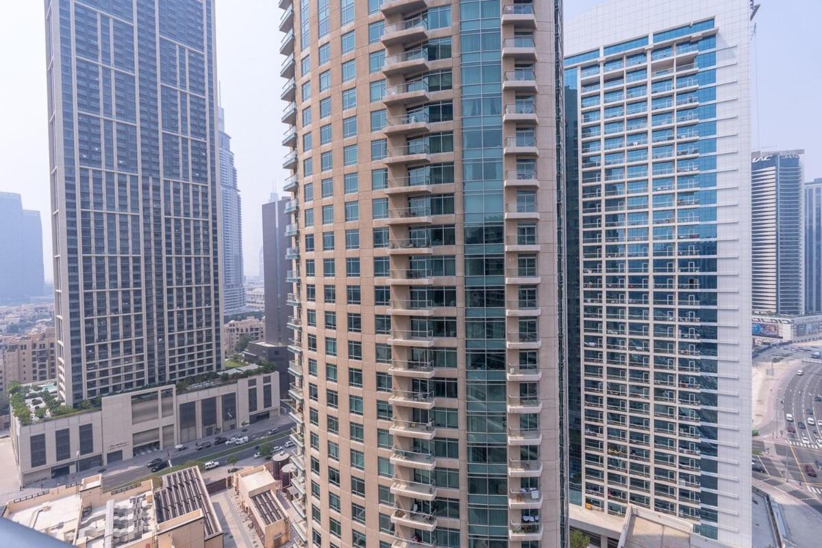 Grand 2br With Views In Downtown Apartment *