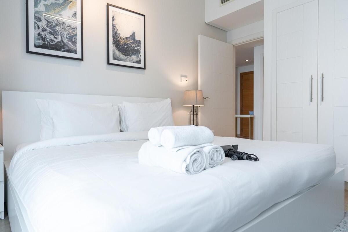 Grand 2br With Views In Downtown Apartment Dubai